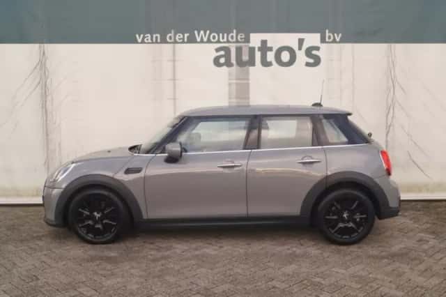 MINI Cooper (2021) thumbnail 1
