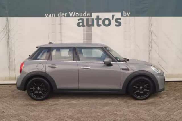 MINI Cooper (2021) thumbnail 2