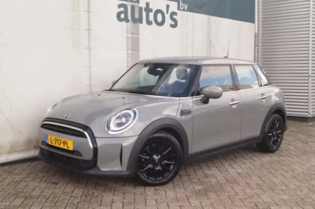 MINI Cooper (2021) thumbnail 3