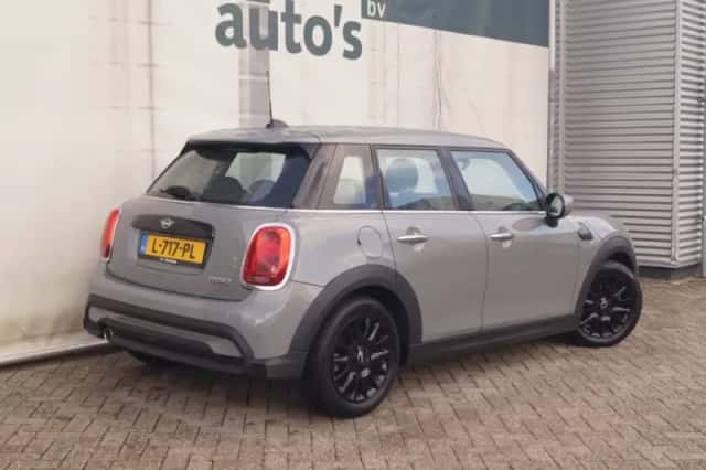 MINI Cooper (2021) thumbnail 5