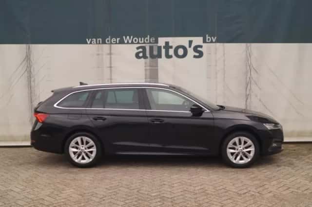Škoda Octavia (2020) thumbnail 2