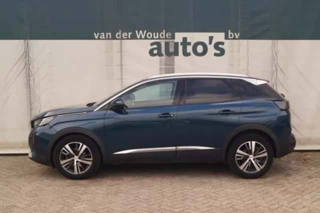 Peugeot 3008 (2022) thumbnail 1