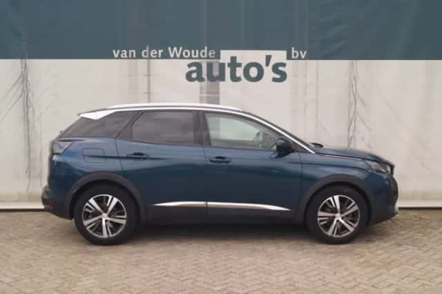 Peugeot 3008 (2022) thumbnail 2
