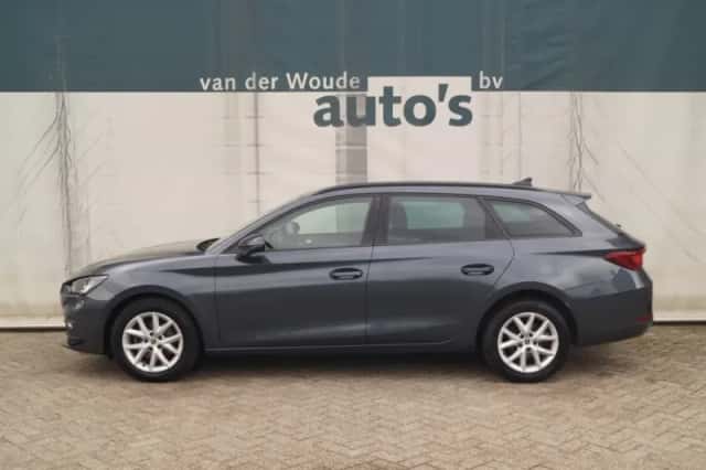 SEAT Leon (2022) thumbnail 1
