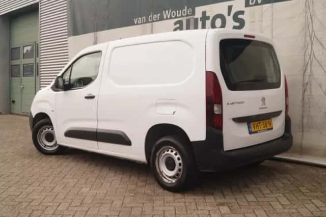 Peugeot Partner (2021) thumbnail 6