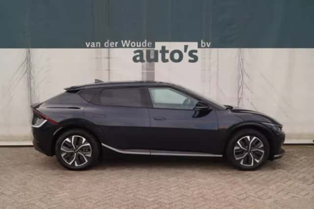 Kia EV6 (2022) thumbnail 2