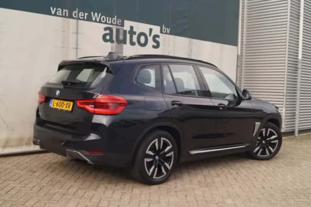 BMW iX3 (2021) thumbnail 6