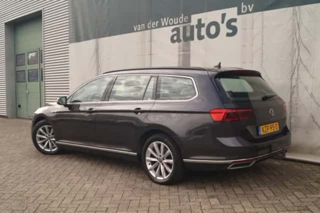 Volkswagen Passat (2022) thumbnail 6