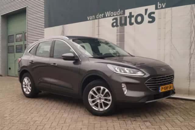 Ford Kuga (2022) thumbnail 4
