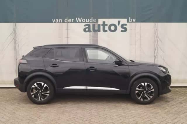 Peugeot 2008 (2021) thumbnail 2