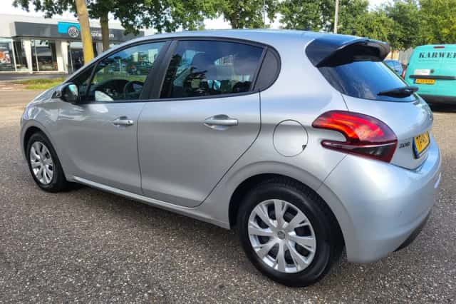 Peugeot 208 (2018) thumbnail 3