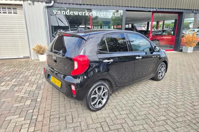 Kia Picanto (2022) thumbnail 3
