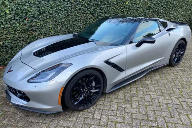 Chevrolet Corvette (2015) thumbnail 4