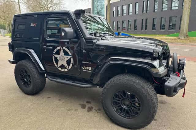 Jeep Wrangler (2020) thumbnail 3