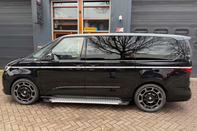 Volkswagen Multivan (2023) thumbnail 1