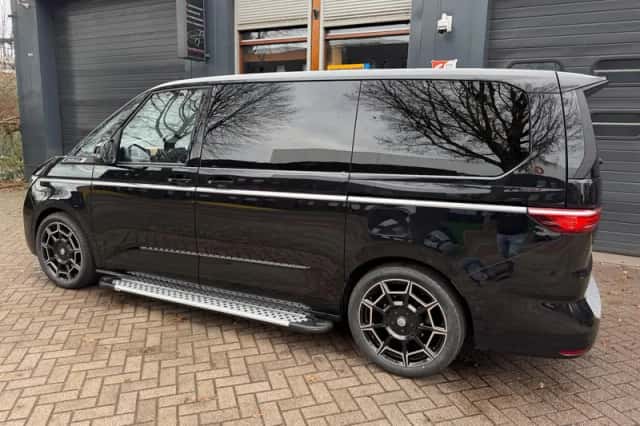 Volkswagen Multivan (2023) thumbnail 6