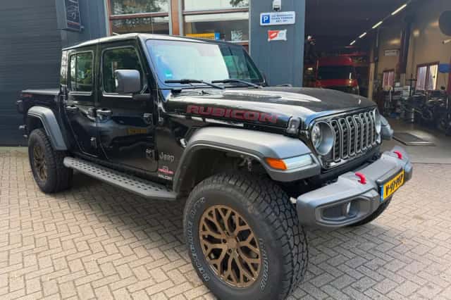 Jeep Gladiator (2022) thumbnail 1