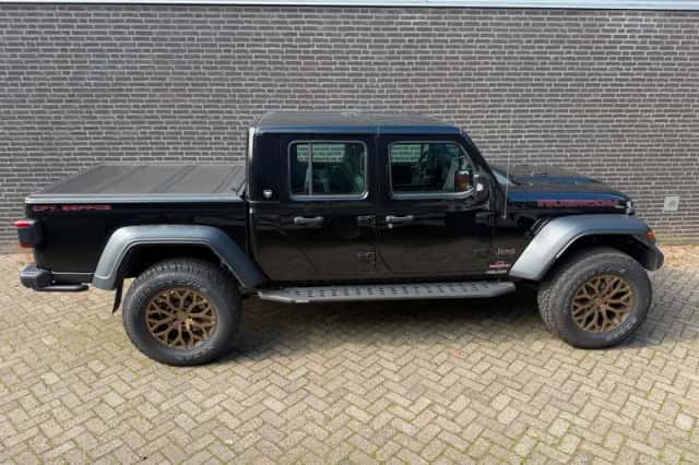 Jeep Gladiator (2022) thumbnail 3