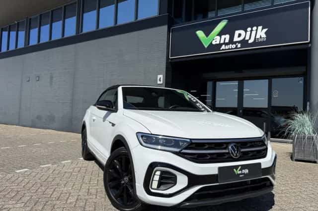 Volkswagen T-Roc (2022) thumbnail 2
