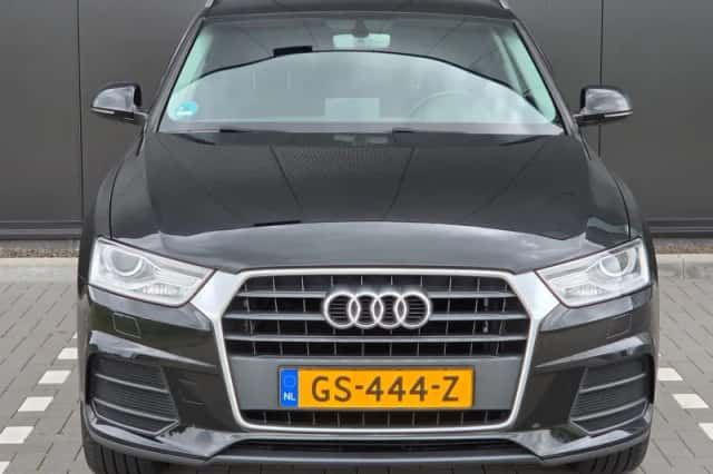 Audi Q3 (2015) thumbnail 4