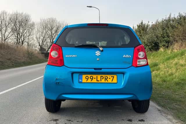 Suzuki Alto (2010) thumbnail 5