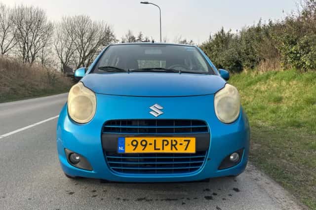 Suzuki Alto (2010) thumbnail 6