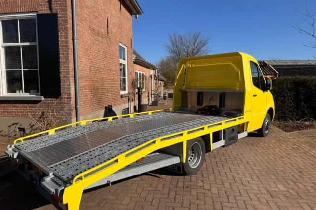 Mercedes-Benz Sprinter (2024) thumbnail 4