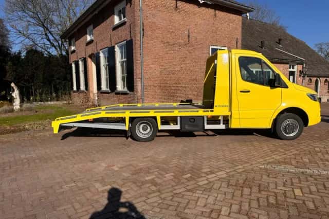 Mercedes-Benz Sprinter (2024) thumbnail 5