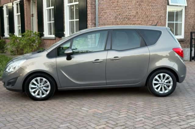 Opel Meriva (2012) thumbnail 2