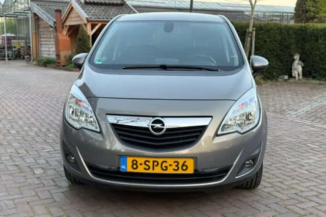 Opel Meriva (2012) thumbnail 3