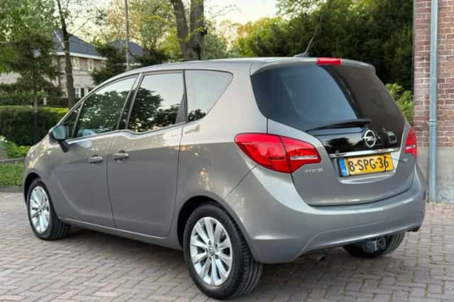 Opel Meriva (2012) thumbnail 4