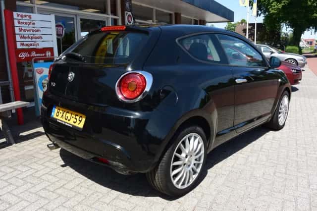 Alfa Romeo MiTo (2009) thumbnail 3