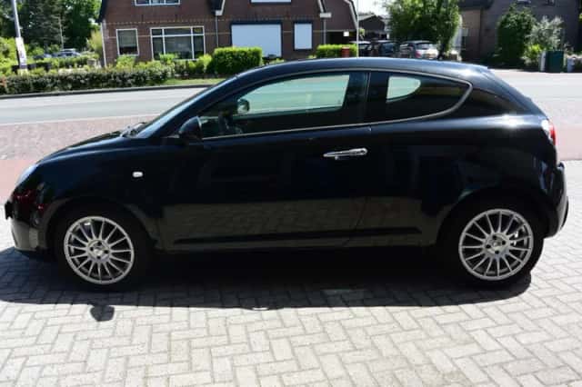 Alfa Romeo MiTo (2009) thumbnail 5