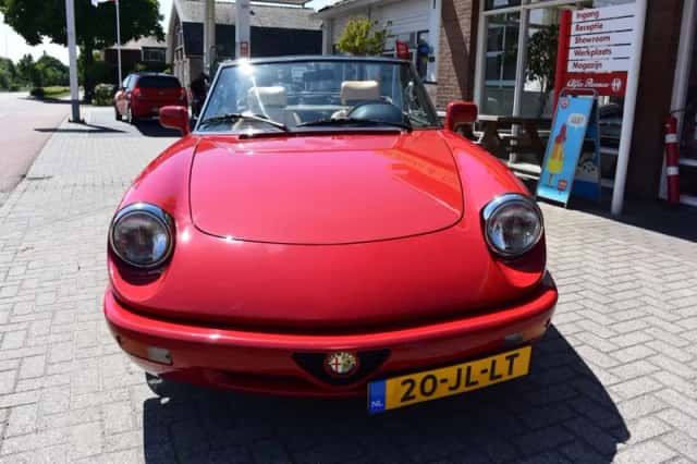 Alfa Romeo Spider (1991) thumbnail 2
