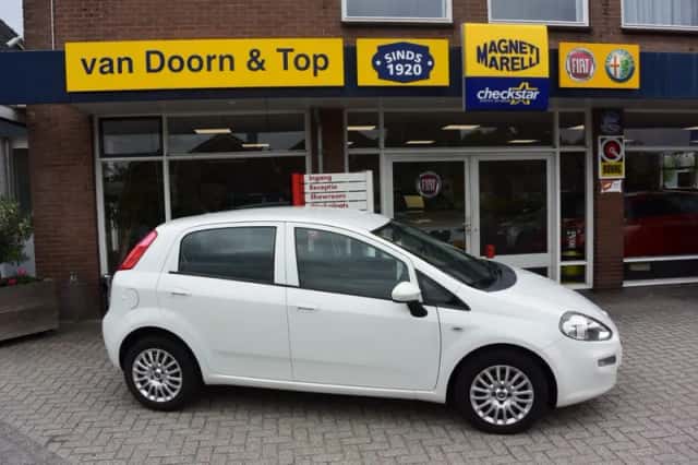 Fiat Punto (2016) thumbnail 1