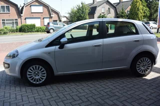 Fiat Punto (2010) thumbnail 6