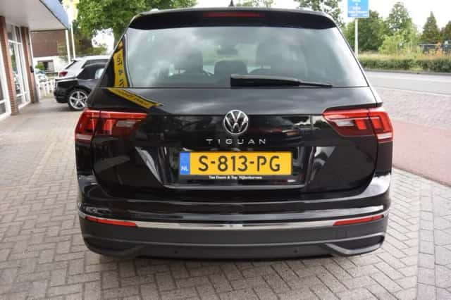 Volkswagen Tiguan (2023) thumbnail 5