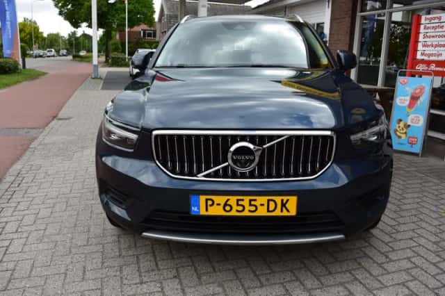 Volvo XC40 (2022) thumbnail 2