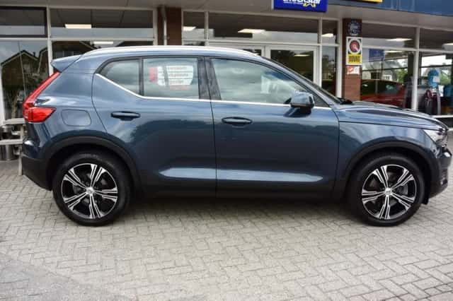 Volvo XC40 (2022) thumbnail 3