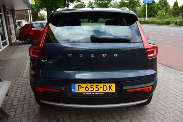 Volvo XC40 (2022) thumbnail 5