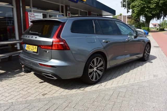 Volvo V60 (2019) thumbnail 5