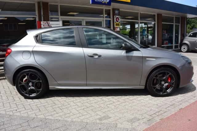Alfa Romeo Giulietta (2019) thumbnail 3