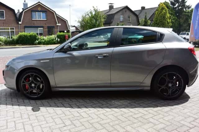 Alfa Romeo Giulietta (2019) thumbnail 6