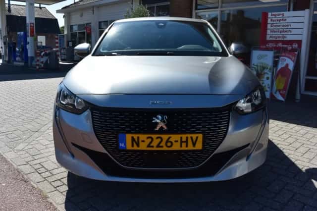 Peugeot e-208 (2021) thumbnail 2