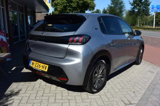 Peugeot e-208 (2021) thumbnail 5