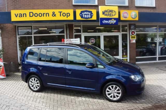 Volkswagen Touran (2009) thumbnail 1