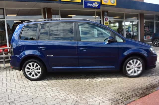 Volkswagen Touran (2009) thumbnail 4
