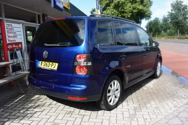 Volkswagen Touran (2009) thumbnail 5