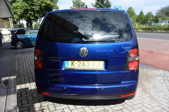 Volkswagen Touran (2009) thumbnail 6