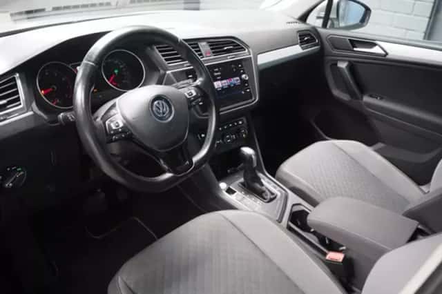 Volkswagen Tiguan (2019) thumbnail 4